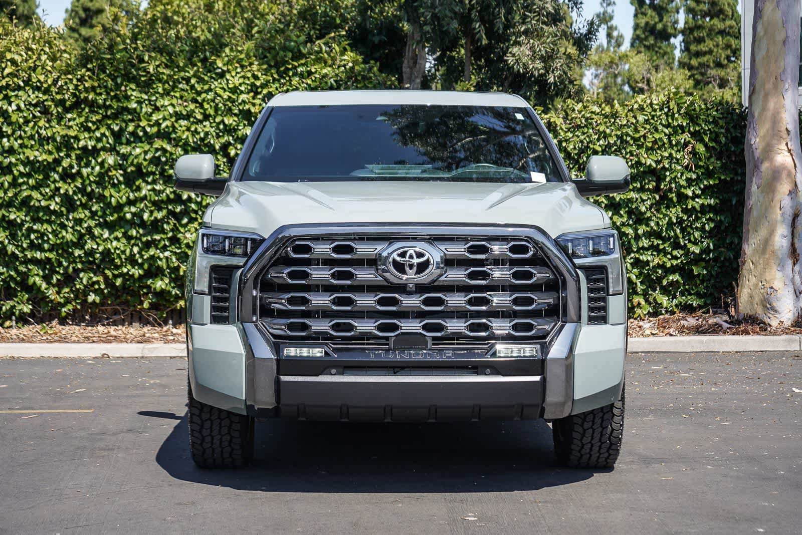 Used 2025 Toyota Tundra Platinum AWD/4WD image 2