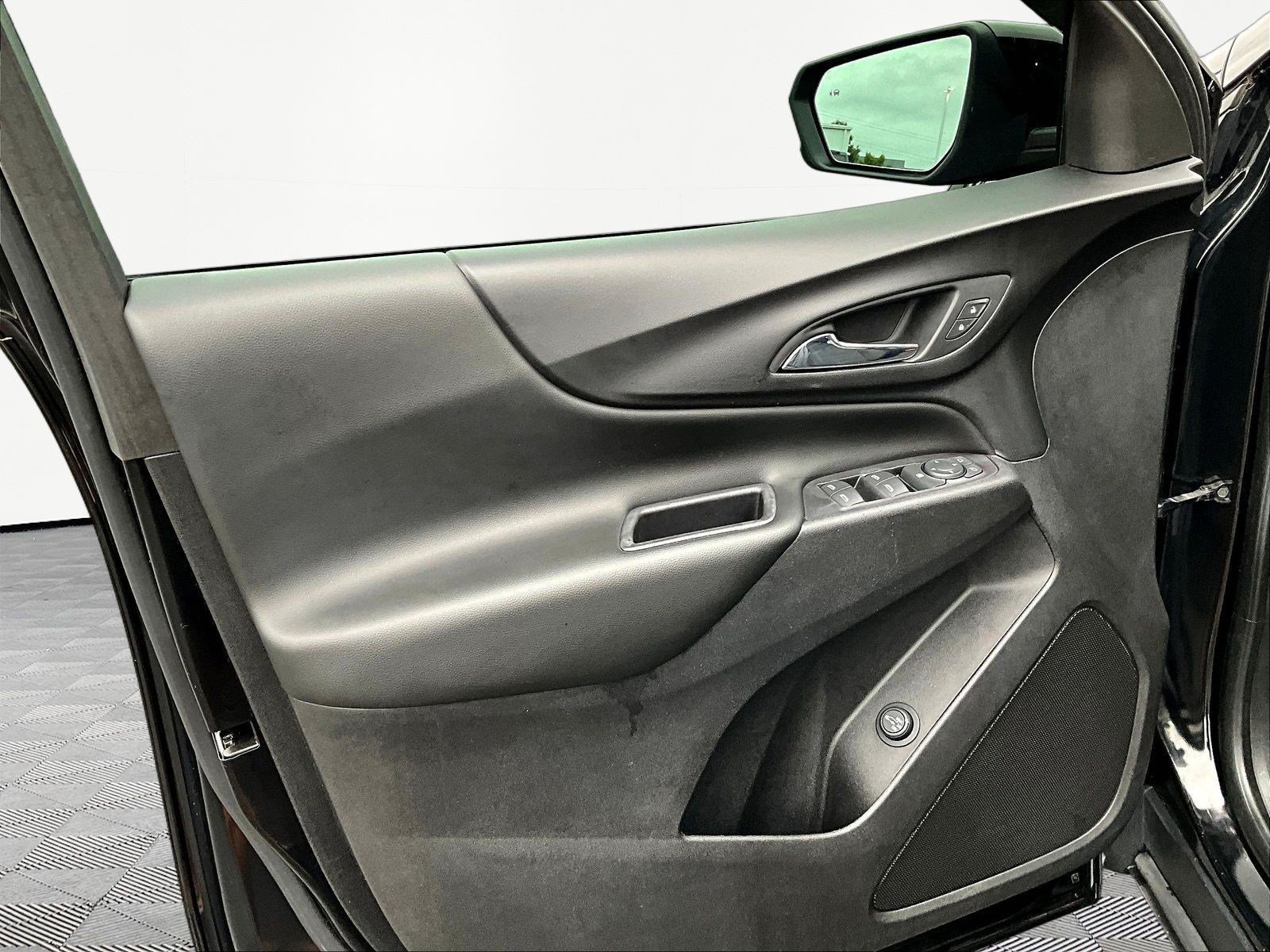 Used 2019 Chevrolet Equinox LT FWD image 20