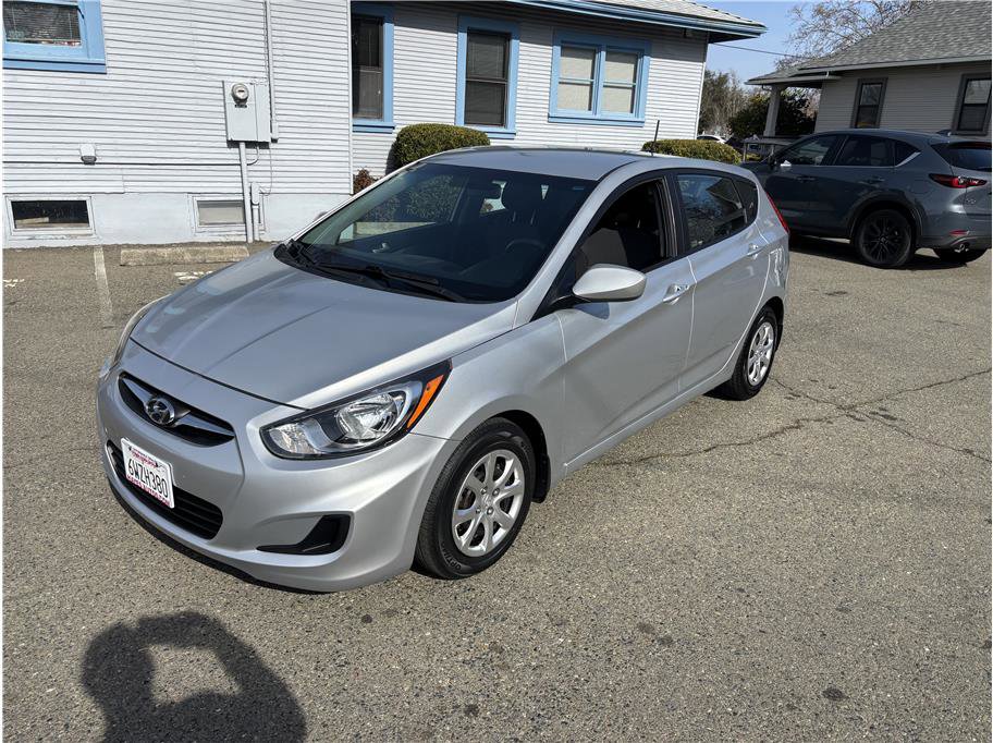 Used 2013 Hyundai Accent GS image 3