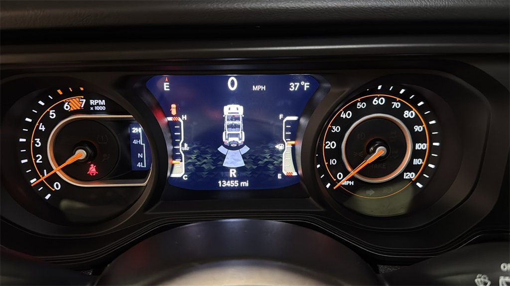 Used 2024 Jeep Wrangler Unlimited Rubicon w/ Technology Group image 35