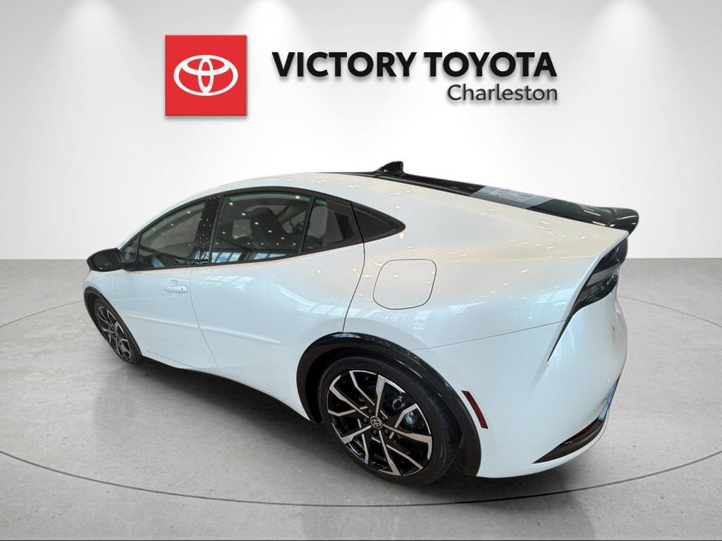 New 2026 Toyota Prius Plug-In Hybrid FWD image 3