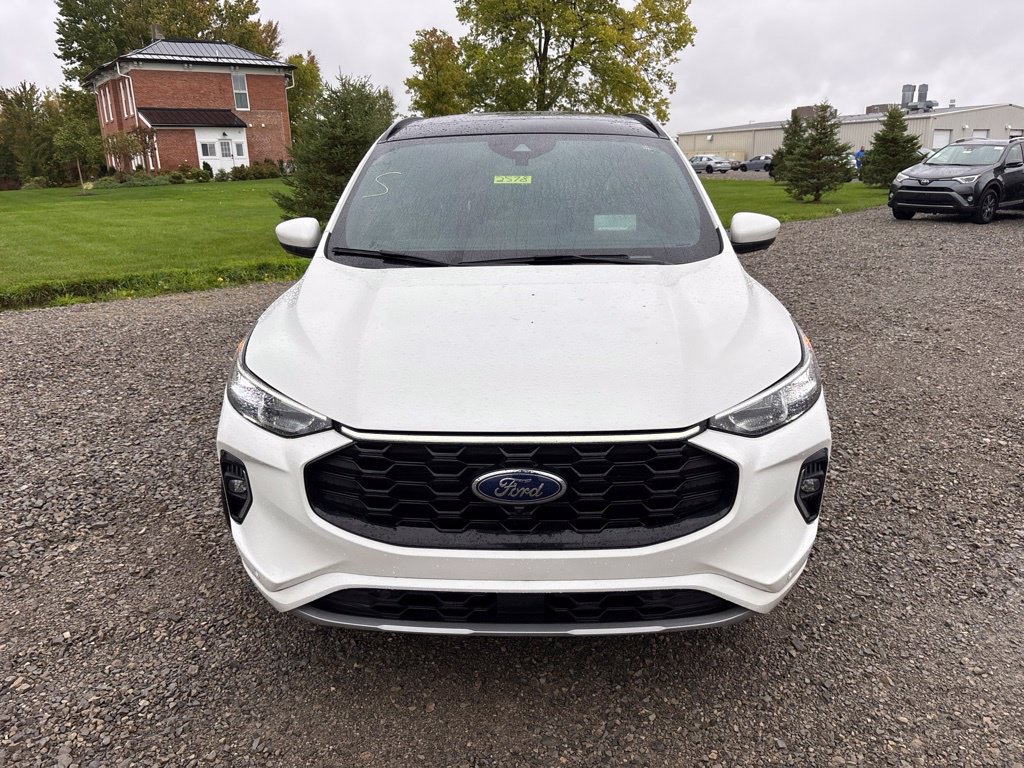 Used 2023 Ford Escape ST-Line Elite w/ Premium Technology Package AWD/4WD image 2