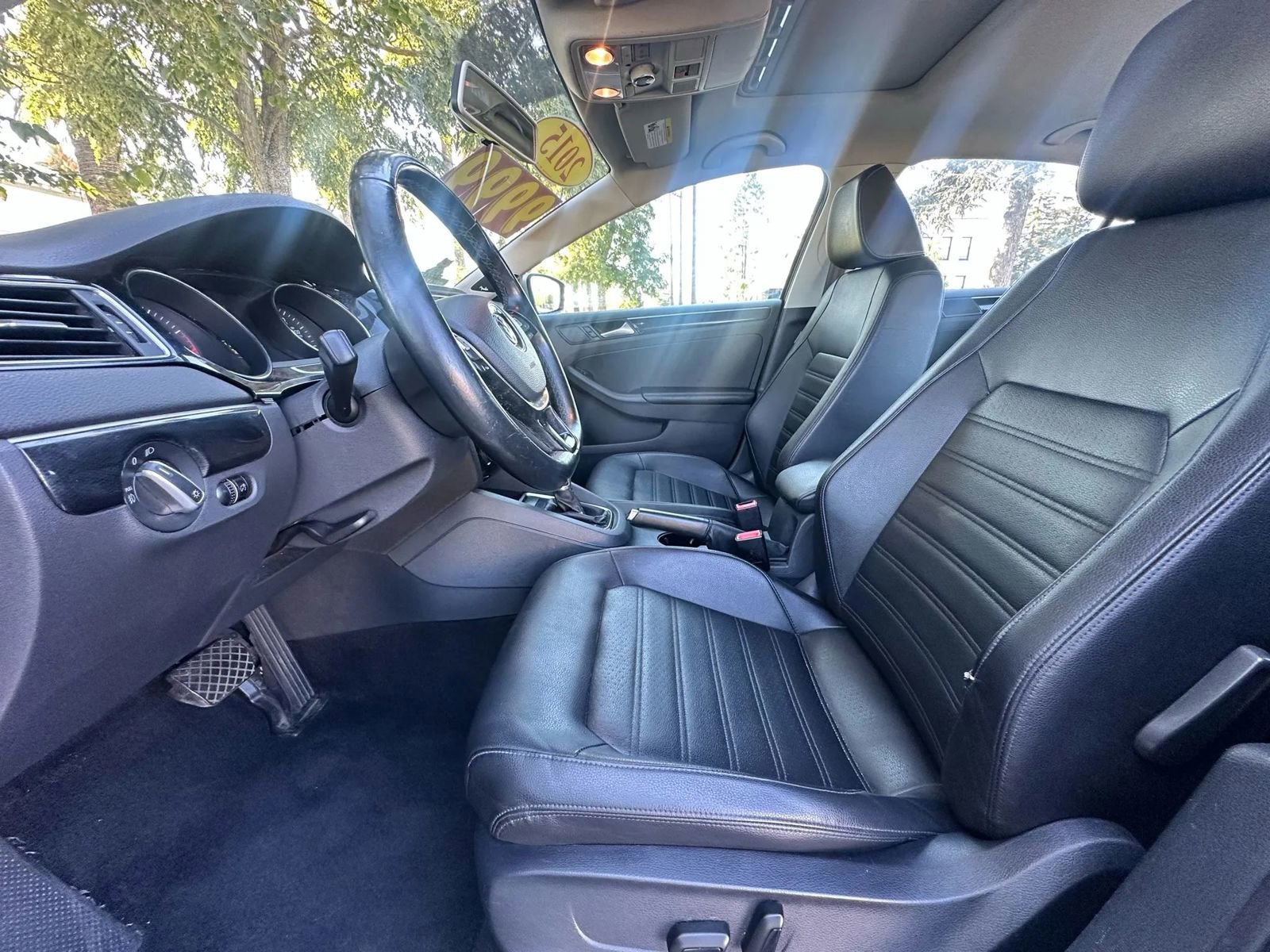 Used 2015 Volkswagen Jetta SEL FWD image 6