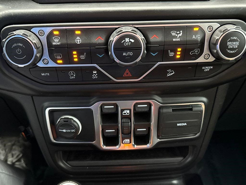 Used 2021 Jeep Wrangler Unlimited Sahara image 33