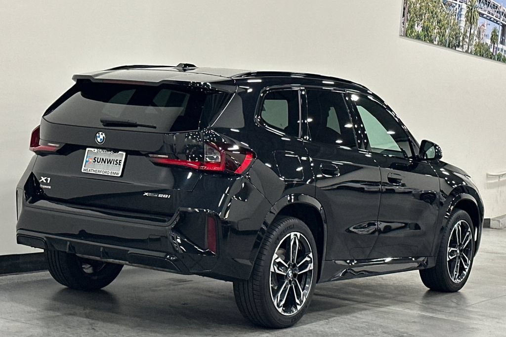 Used 2023 BMW X1 xDrive28i w/ M Sport Package AWD/4WD image 4