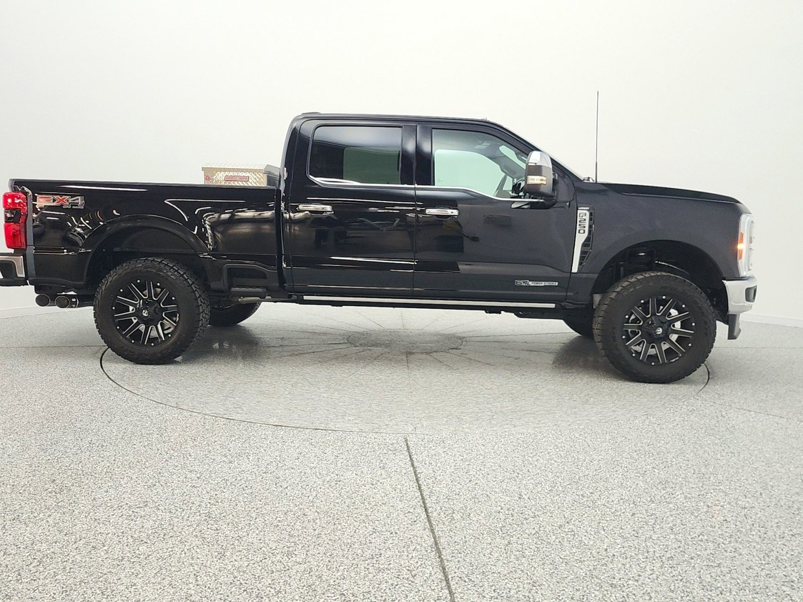 Used 2023 Ford F250 Lariat w/ Lariat Ultimate Package AWD/4WD image 4
