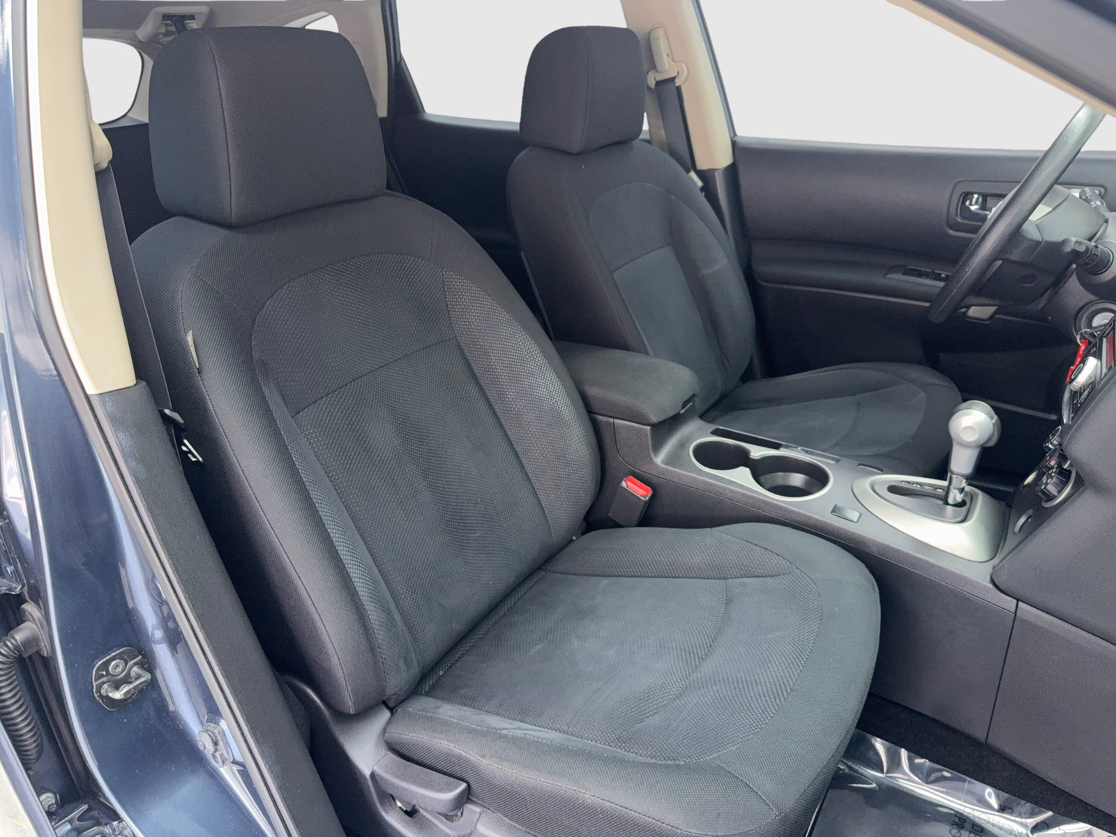 Used 2015 Nissan Rogue S FWD image 40