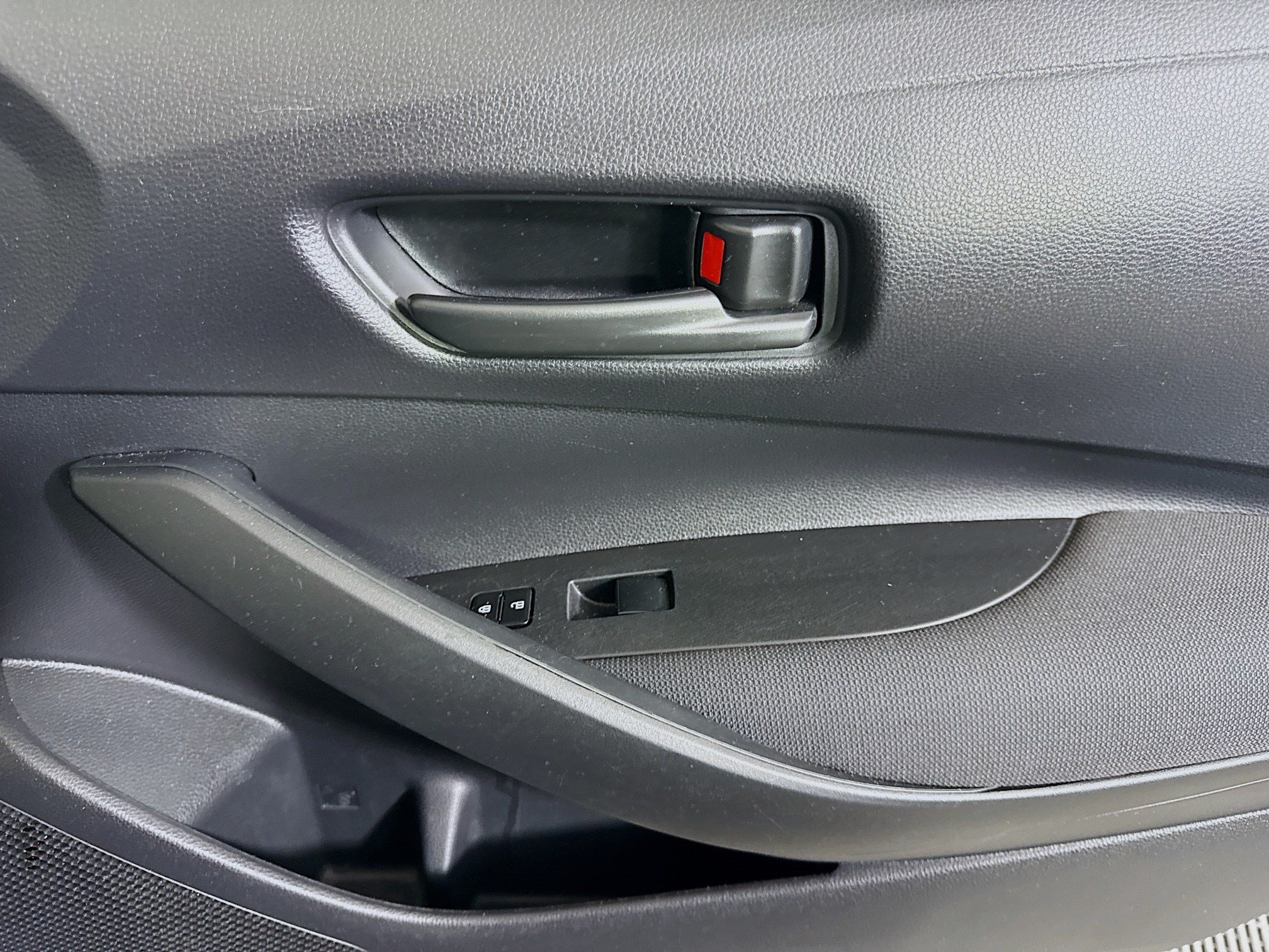 Used 2022 Toyota Corolla LE FWD image 30