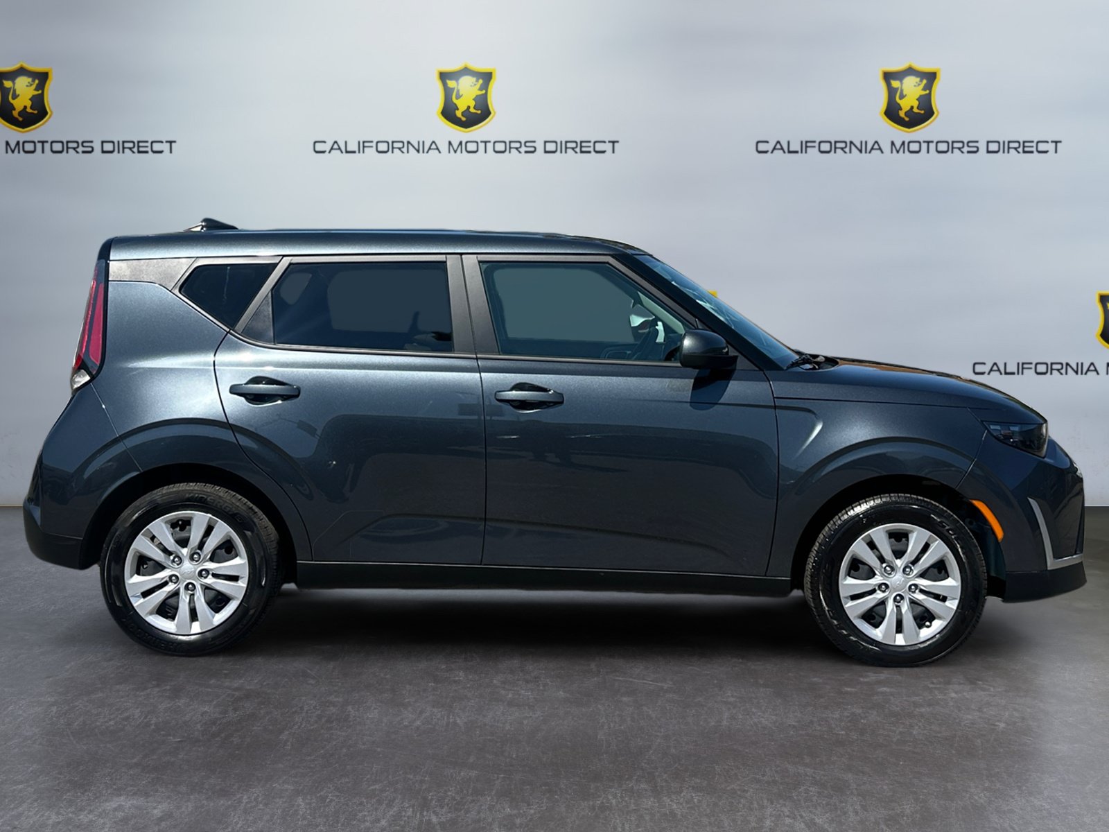 Used 2025 Kia Soul LX FWD image 6