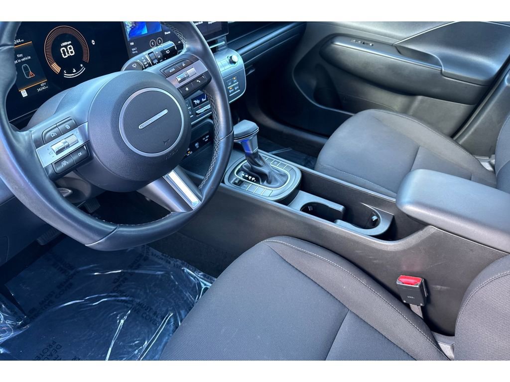 Used 2025 Hyundai Kona SEL image 12