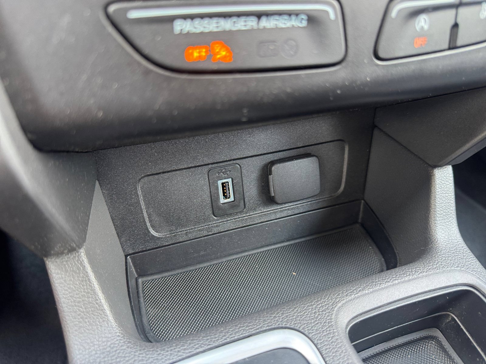 Used 2018 Ford Escape SE FWD image 20