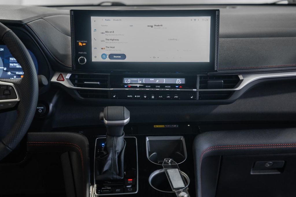 Used 2026 Toyota Sienna XSE image 21