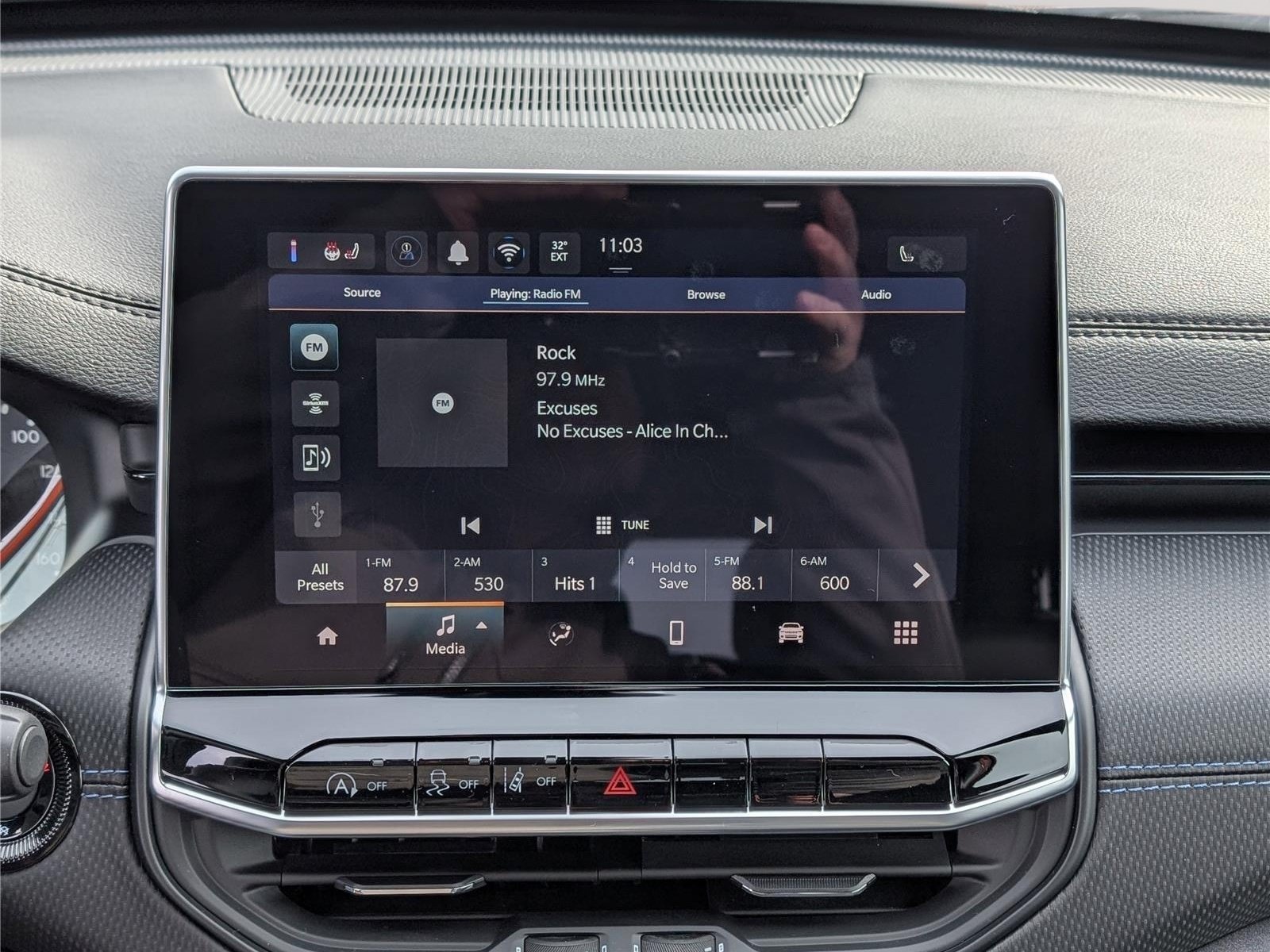 New 2026 Jeep Compass Latitude AWD/4WD image 21