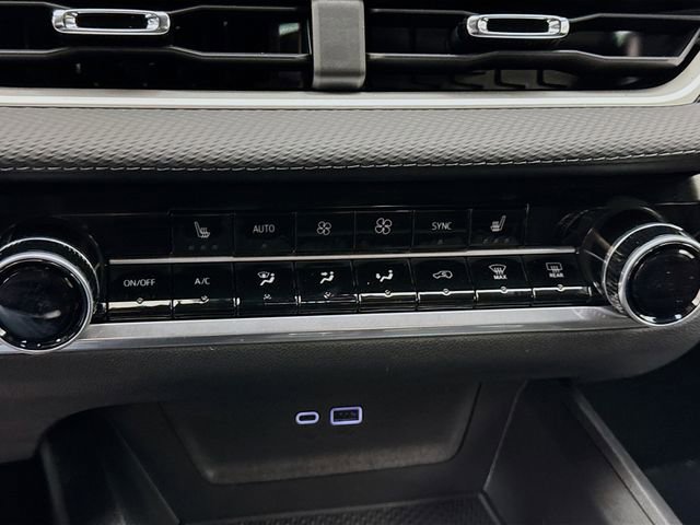 New 2026 Chevrolet Equinox LT w/ Convenience Package II image 17