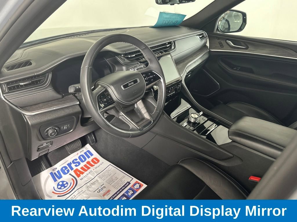 Used 2023 Jeep Grand Cherokee Overland w/ Luxury Tech Group IV image 17