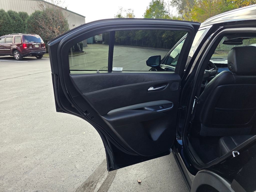 Used 2019 Cadillac XT4 Premium Luxury image 35