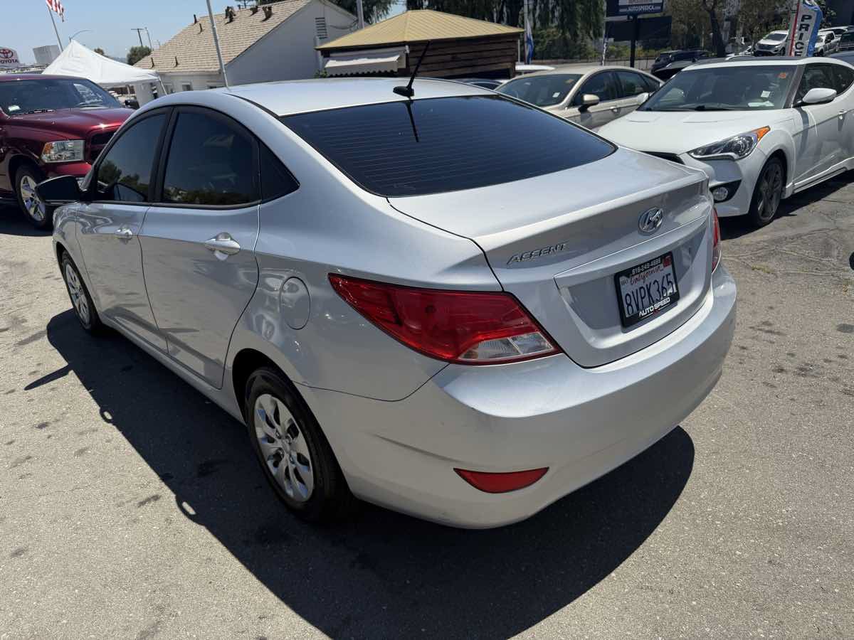 Used 2017 Hyundai Accent SE FWD image 5