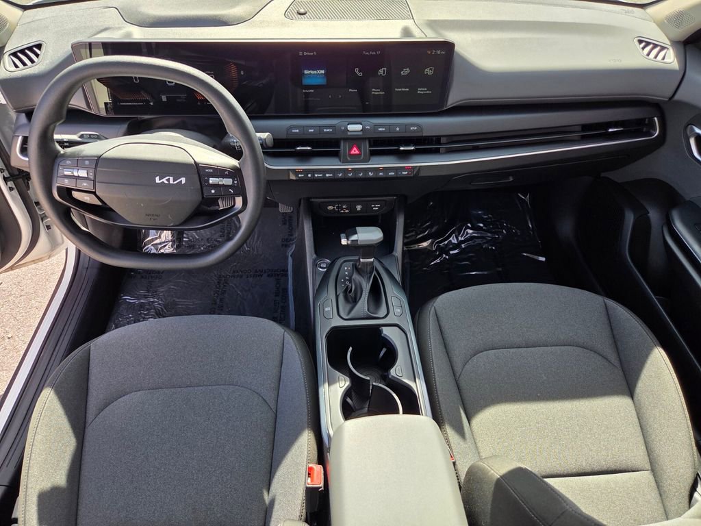 Used 2025 Kia K4 LXS image 16