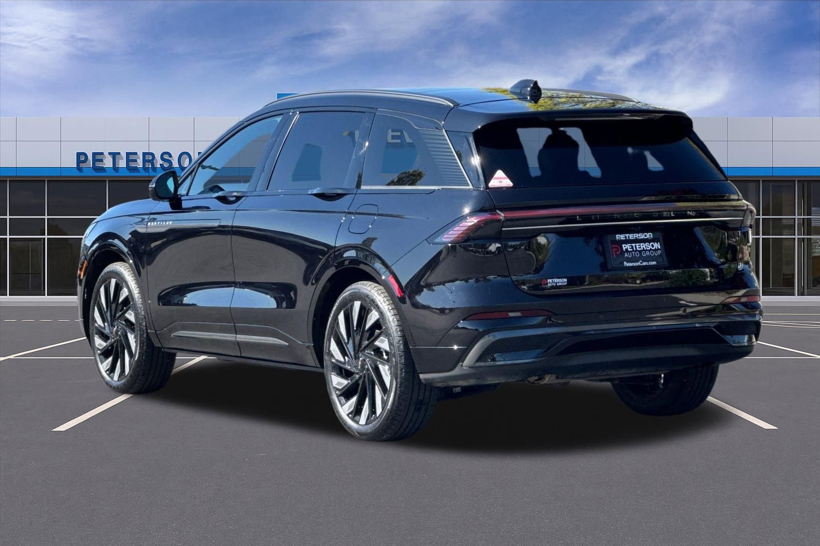 Used 2025 Lincoln Nautilus Reserve w/ Equipment Group 203A AWD/4WD image 6