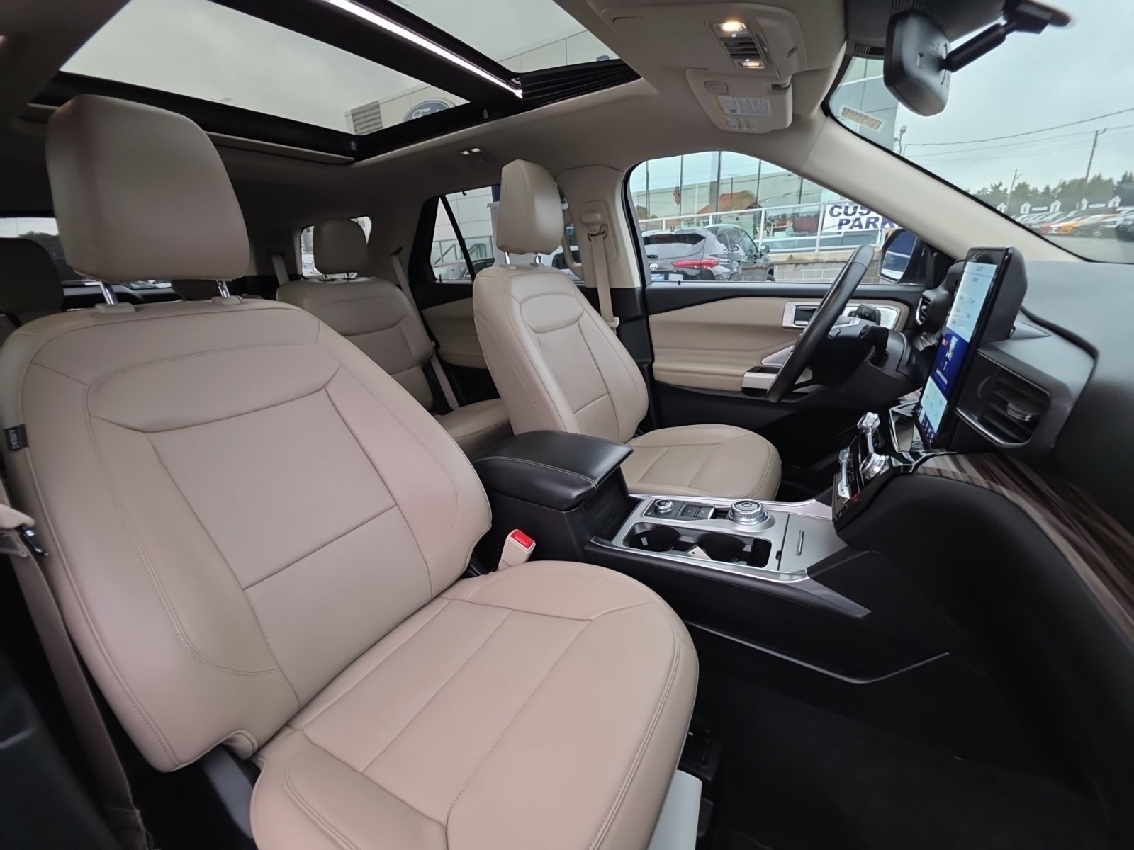 Used 2022 Ford Explorer Limited w/ Limited Technology Package AWD/4WD image 28
