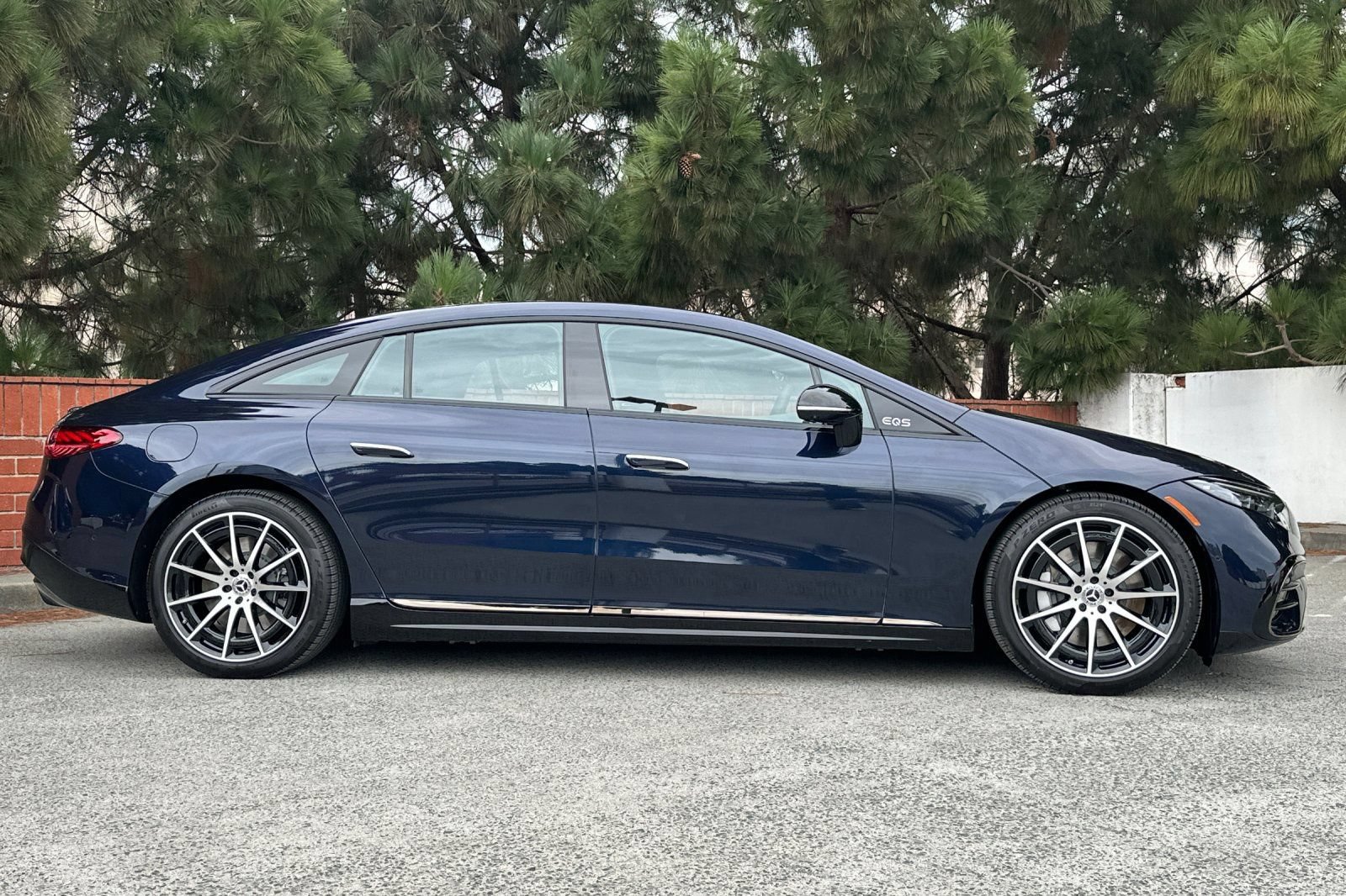 Certified 2025 Mercedes-Benz EQS 450+ 4MATIC Sedan image 4