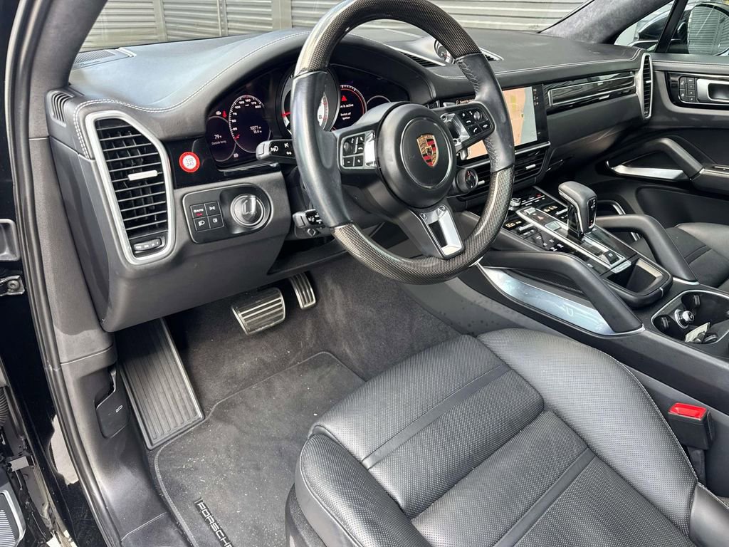 Certified 2023 Porsche Cayenne Turbo image 4