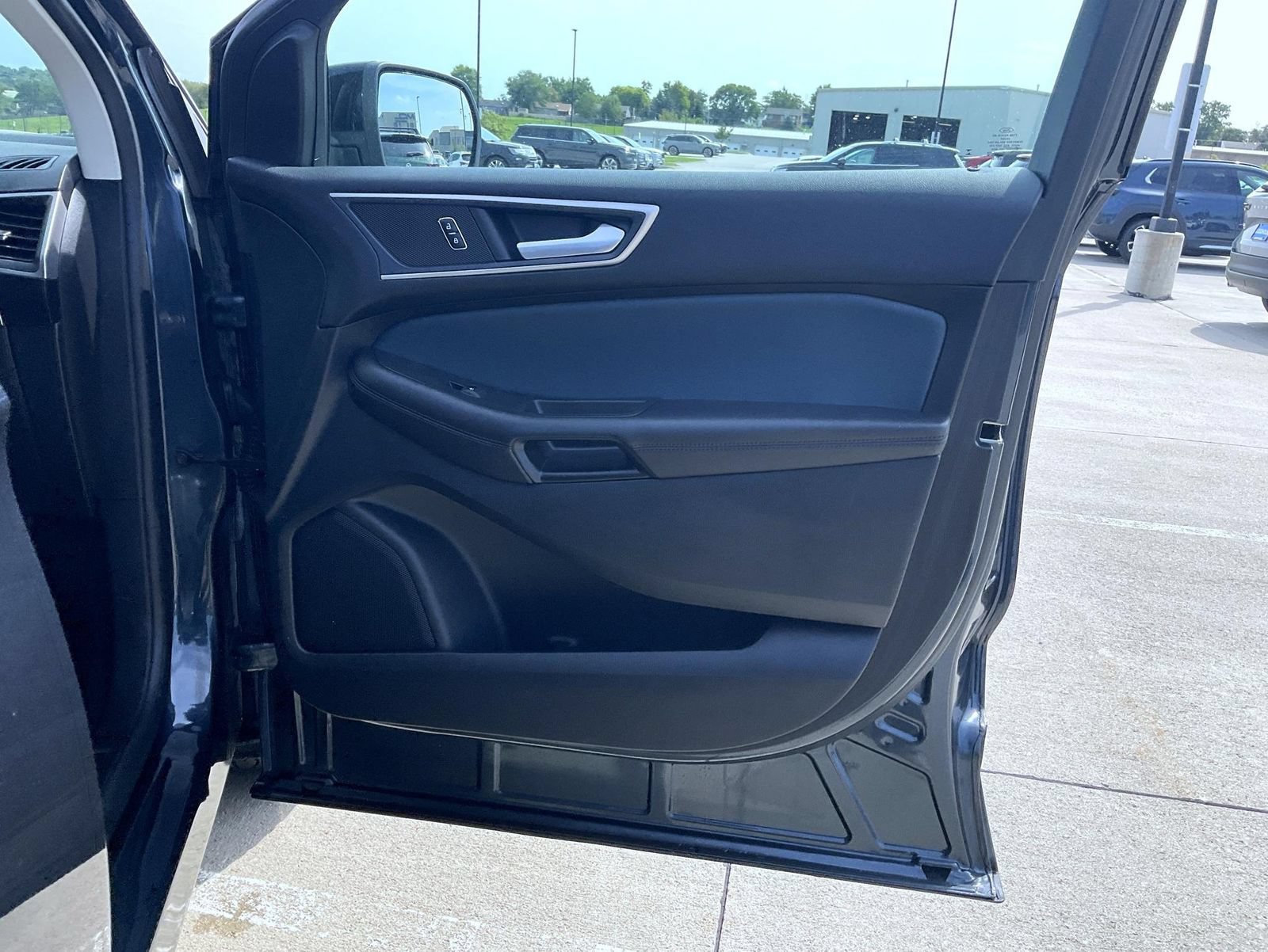 Used 2024 Ford Edge SEL w/ Sport Appearance Package AWD/4WD image 17