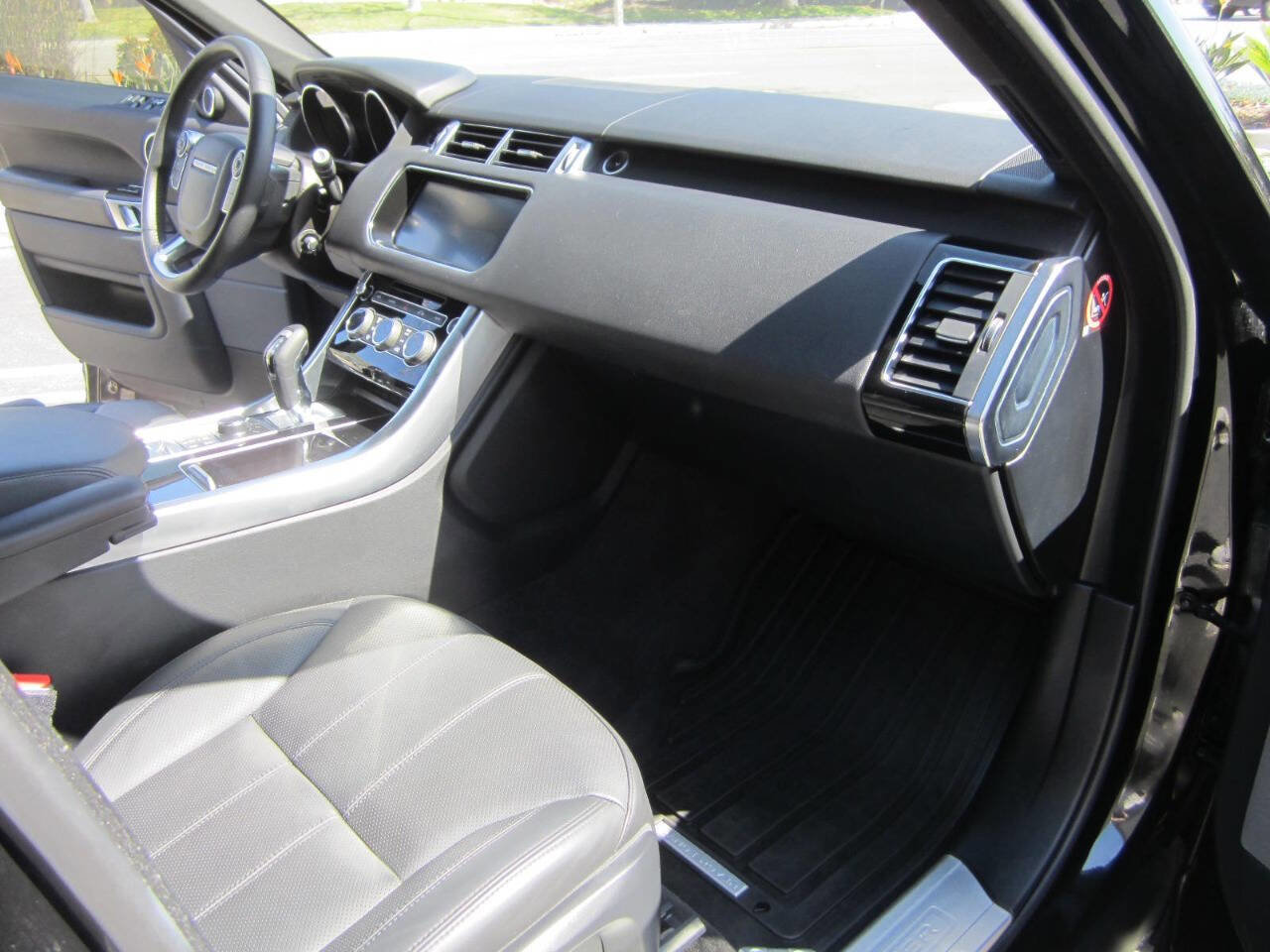 Used 2017 Land Rover Range Rover Sport HSE AWD/4WD image 23