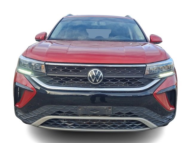 Certified 2022 Volkswagen Taos SE image 2