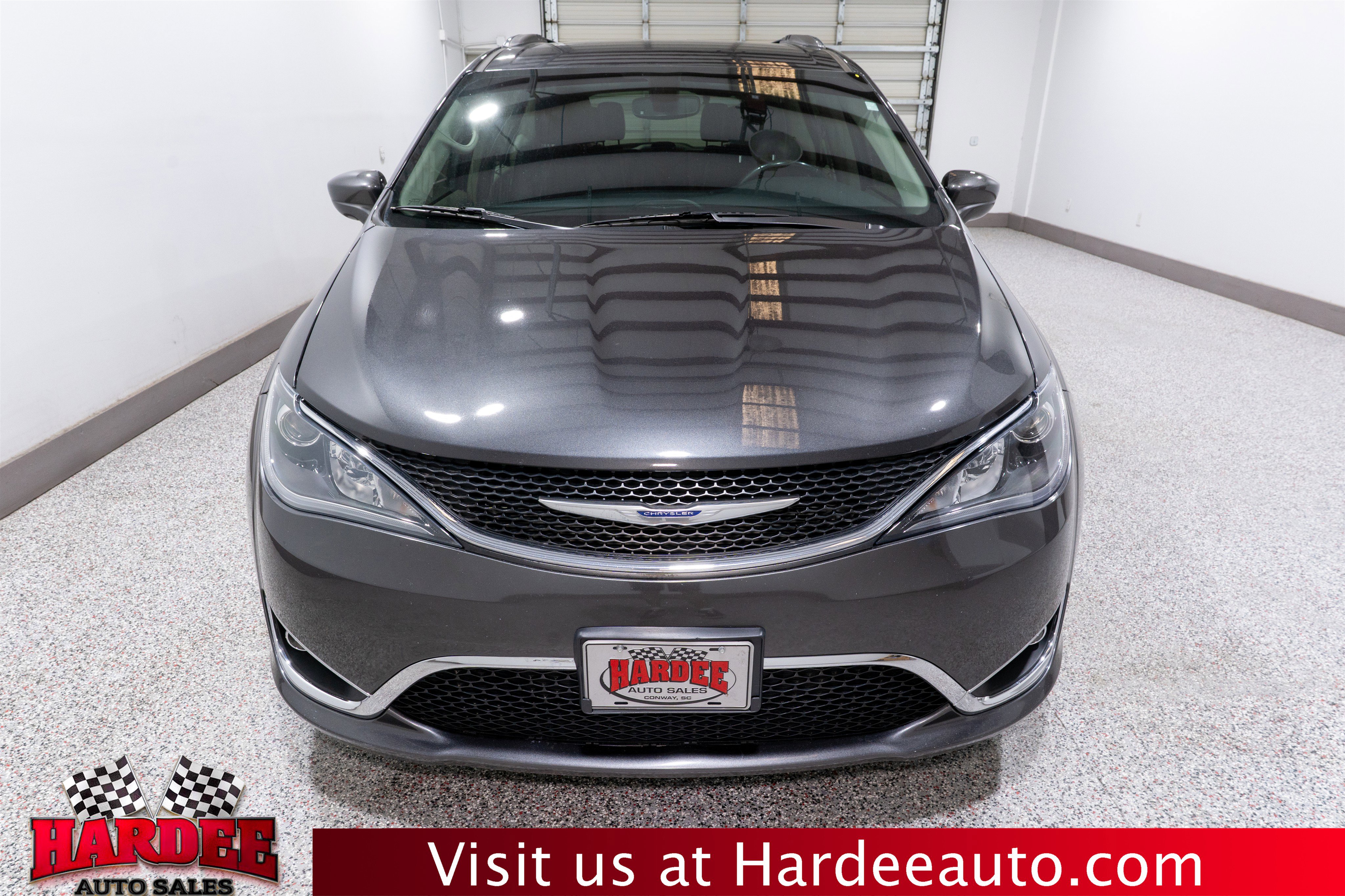 Used 2020 Chrysler Pacifica Touring-L image 7