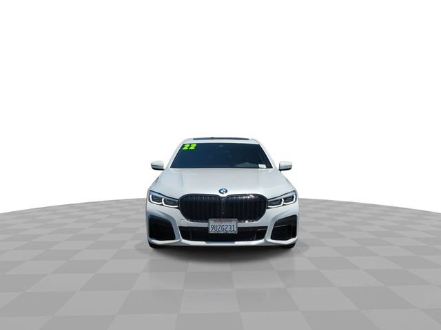 Used 2022 BMW 740i w/ M Sport Package RWD image 3