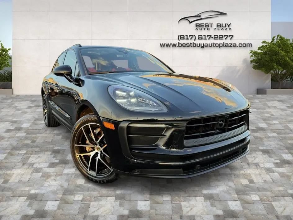 Used 2023 Porsche Macan AWD/4WD image 1
