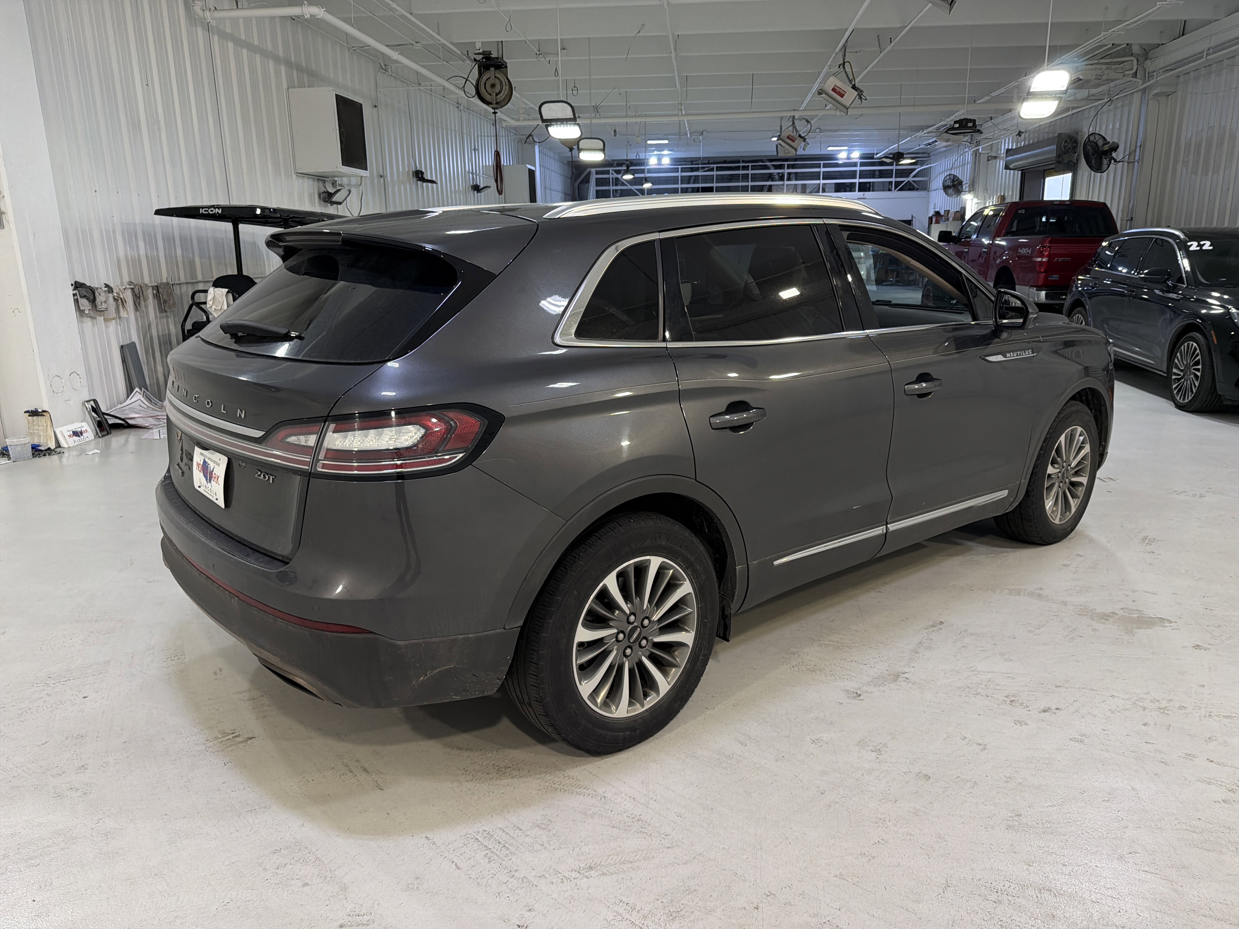 Used 2020 Lincoln Nautilus FWD w/ Equipment Group 101A image 5