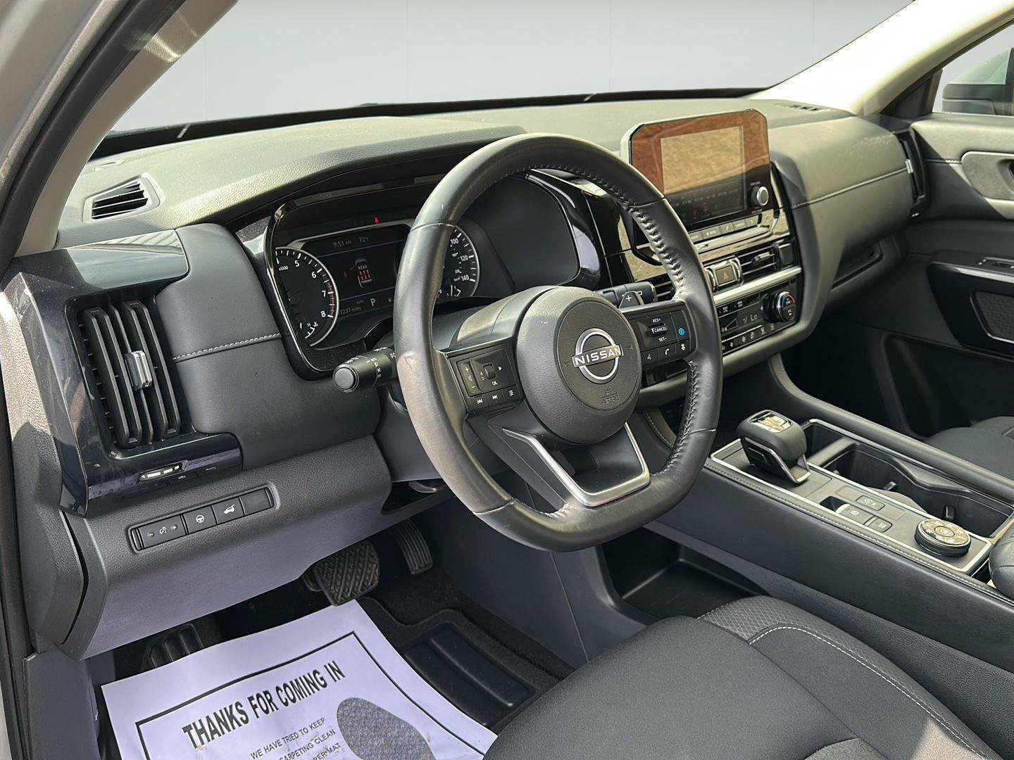 Used 2025 Nissan Pathfinder SV AWD/4WD image 5