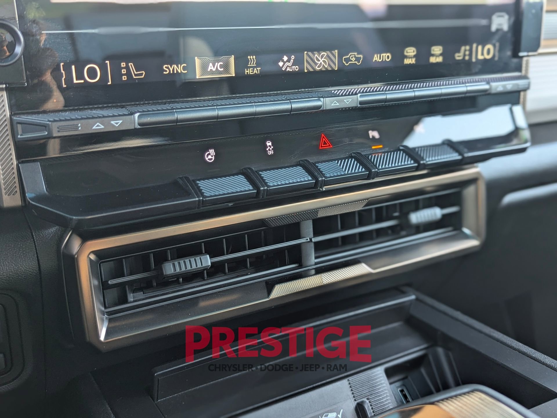 Used 2024 GMC Hummer EV 2X image 25