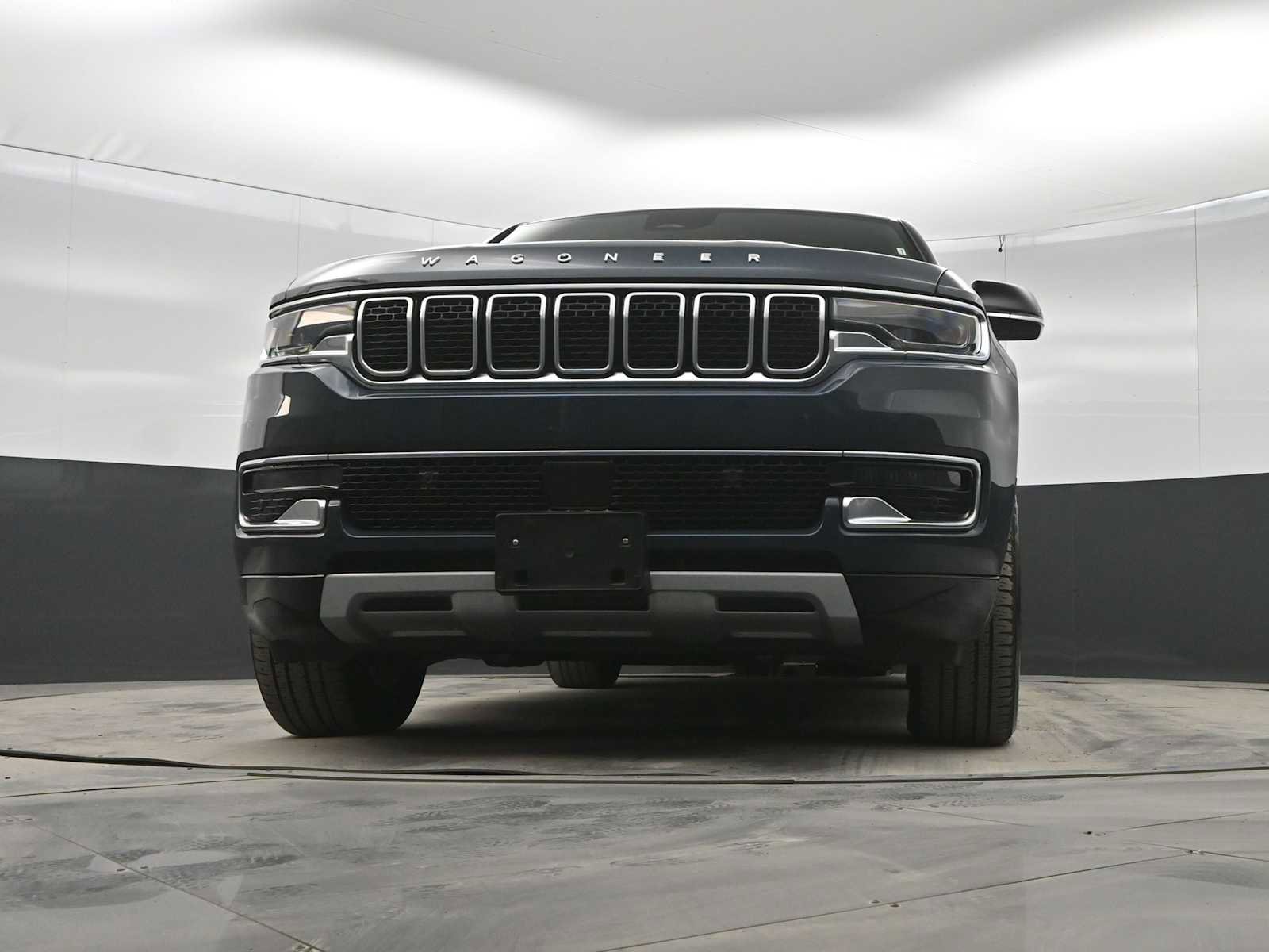 Used 2024 Jeep Wagoneer L Series II w/ Flexible Seating Group image 32