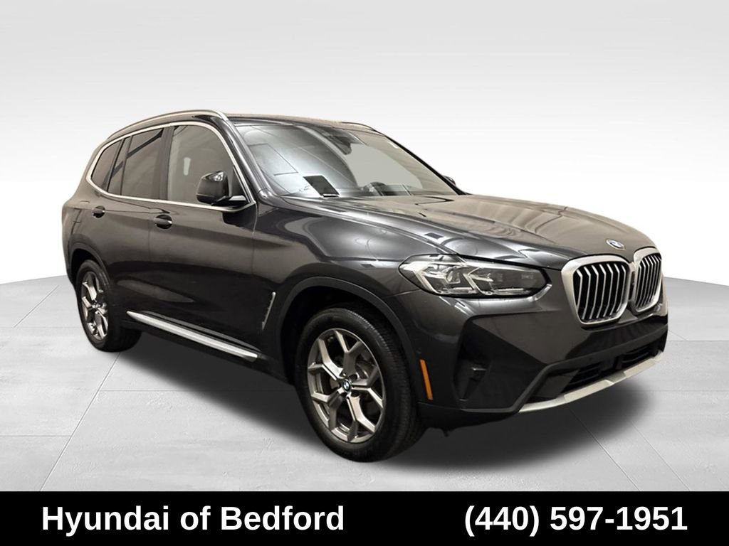 Used 2023 BMW X3 xDrive30i w/ Premium Package w/ZPA AWD/4WD image 3