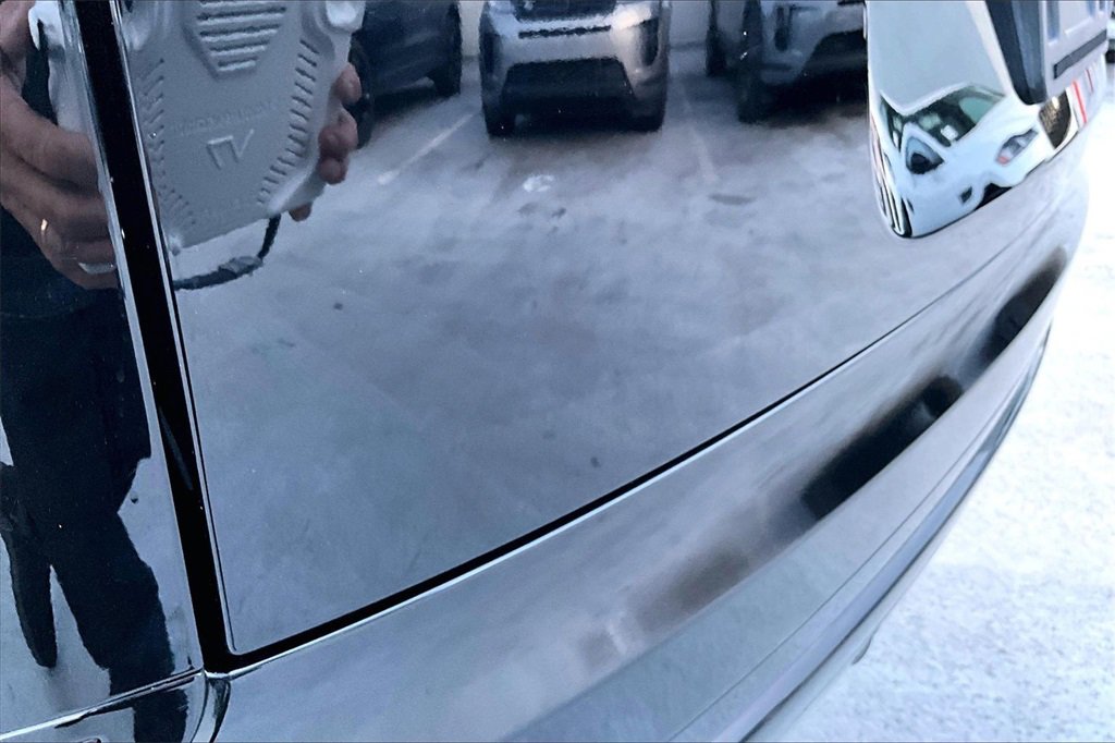 Used 2020 Land Rover Range Rover Velar R-Dynamic S image 22