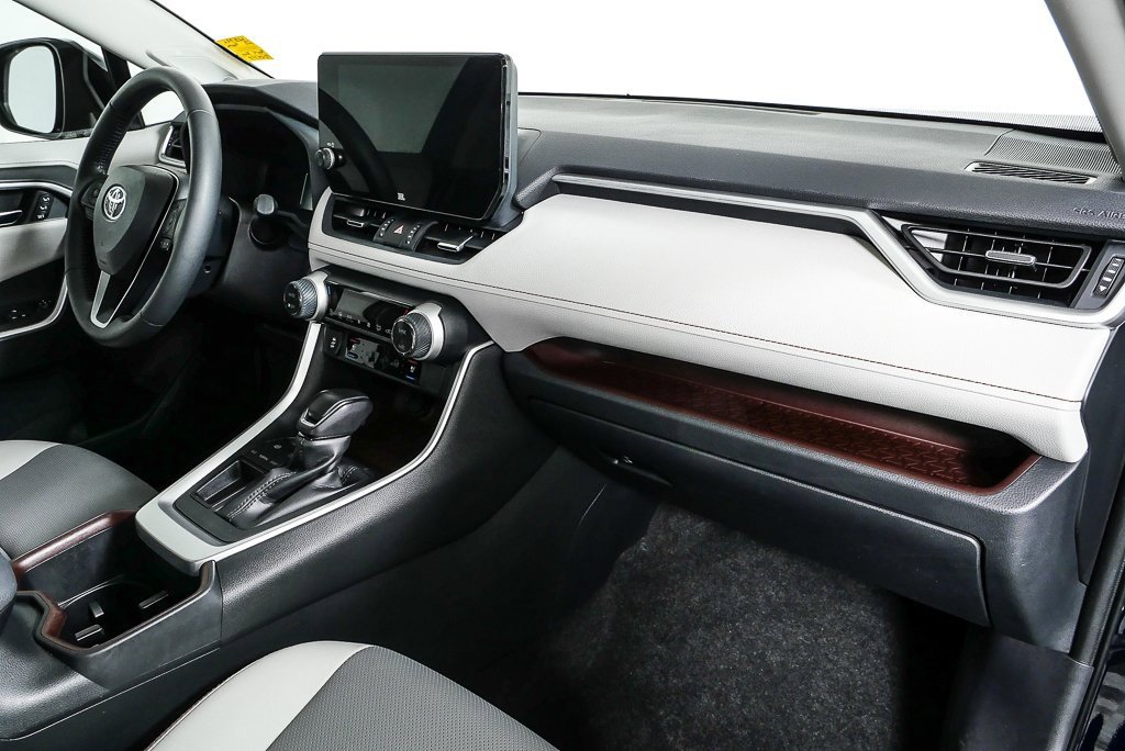 Used 2023 Toyota RAV4 Limited image 24