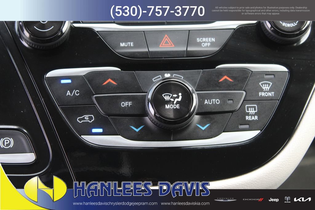 Used 2024 Chrysler Pacifica Touring-L image 25