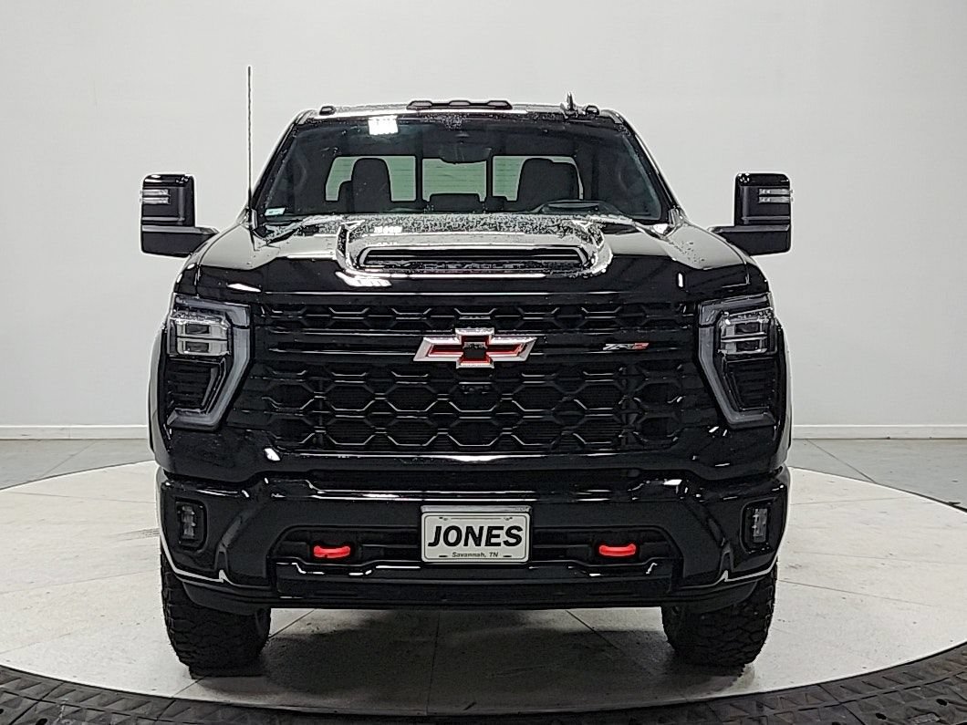 Used 2024 Chevrolet Silverado 2500 ZR2 w/ Technology Package AWD/4WD image 2