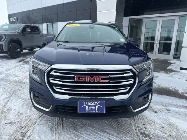 Certified 2022 GMC Terrain SLT w/ Infotainment Package II image 2