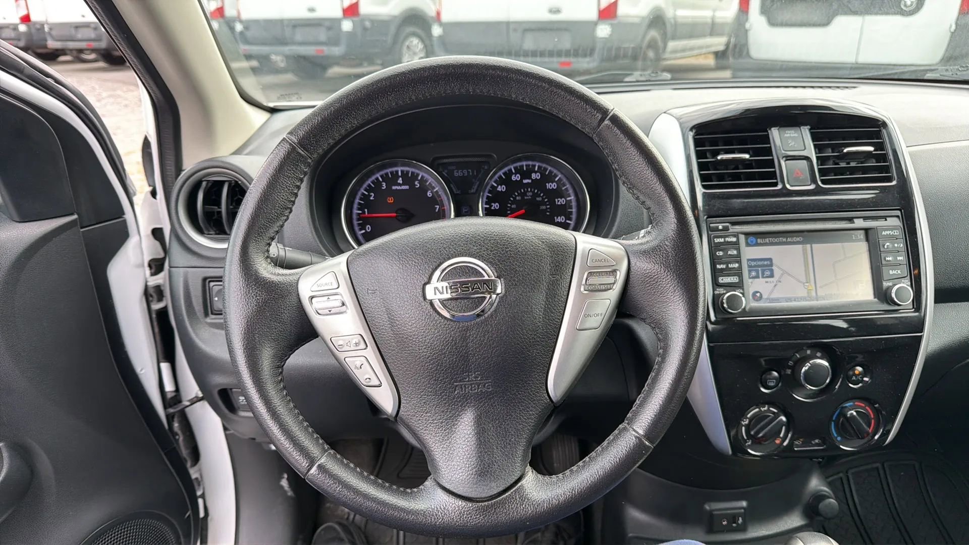 Used 2017 Nissan Versa SL image 16