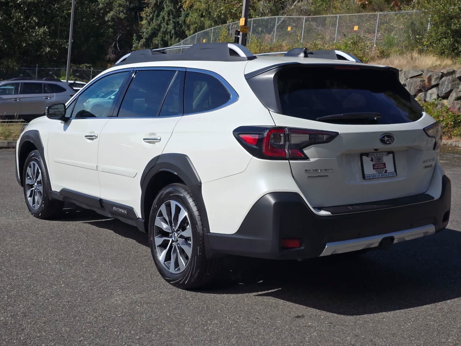 Certified 2025 Subaru Outback Touring AWD/4WD image 4