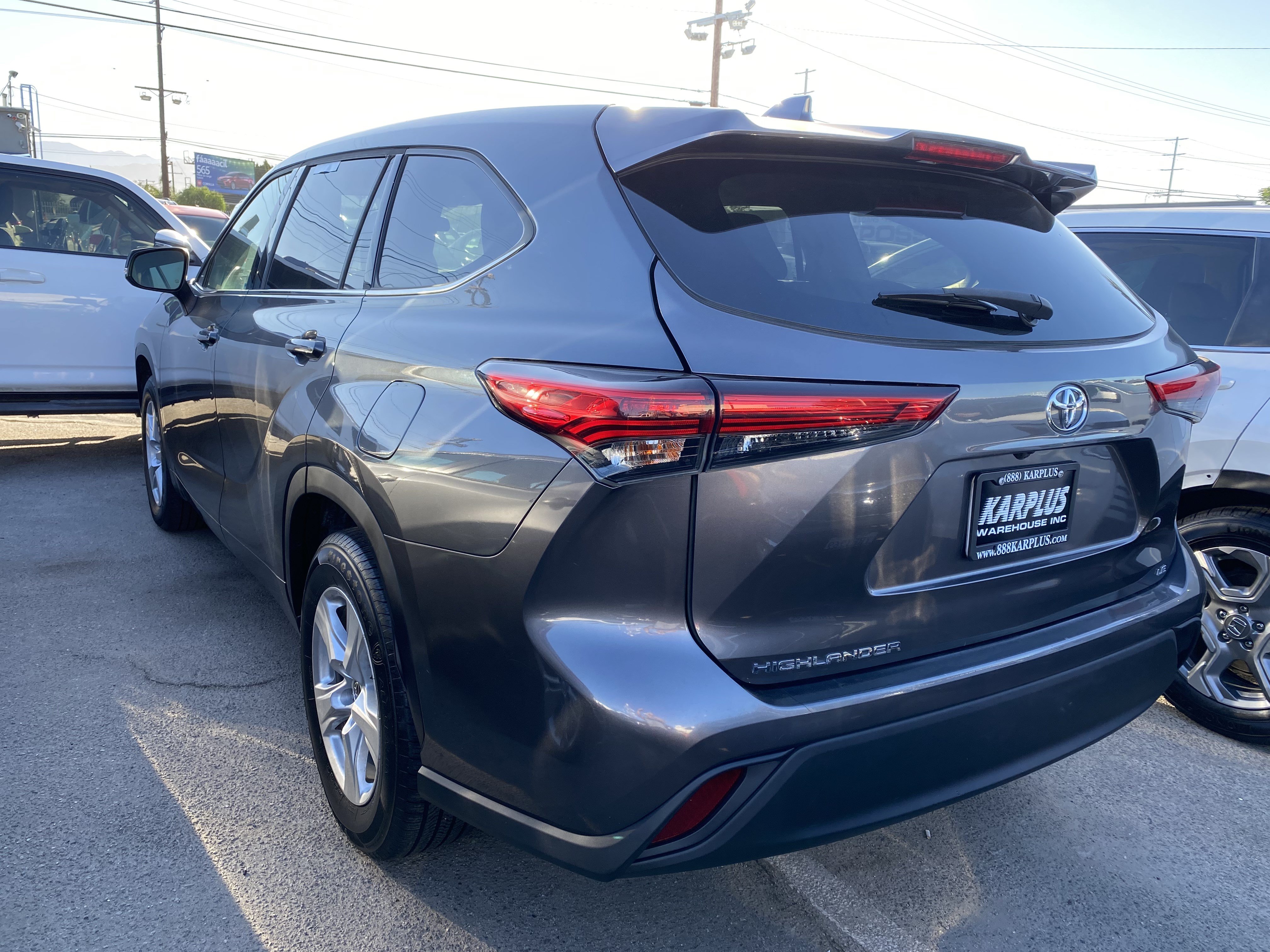 Used 2020 Toyota Highlander LE FWD image 10