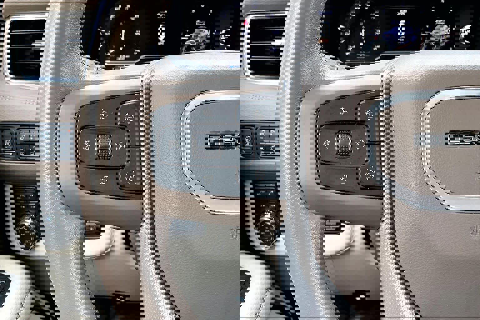 Used 2024 GMC Yukon Denali w/ Advanced Technology Package image 22