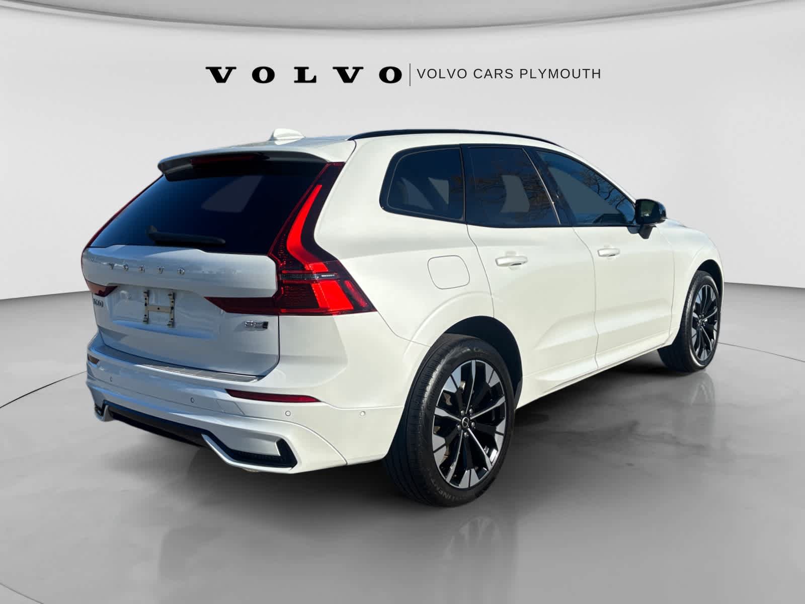 Used 2026 Volvo XC60 B5 Plus AWD/4WD image 7