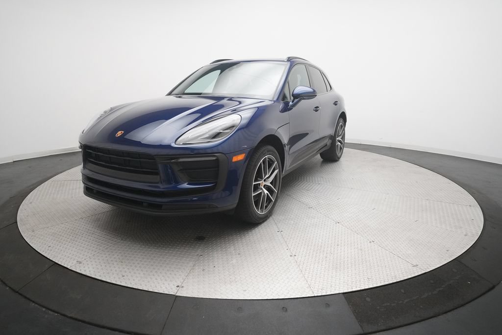 Certified 2022 Porsche Macan AWD/4WD image 1