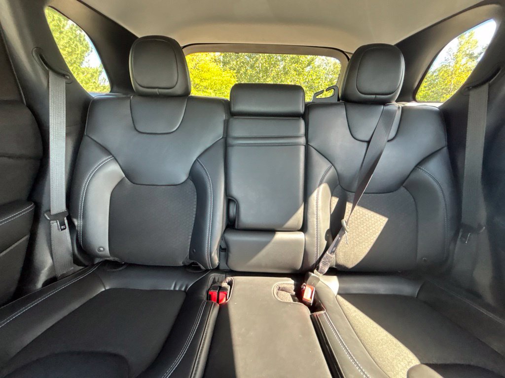 Used 2019 Jeep Cherokee Latitude Plus w/ Cold Weather Group AWD/4WD image 28