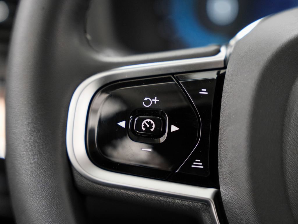 Used 2025 Volvo XC90 T8 Plus w/ Protection Package Premier image 15